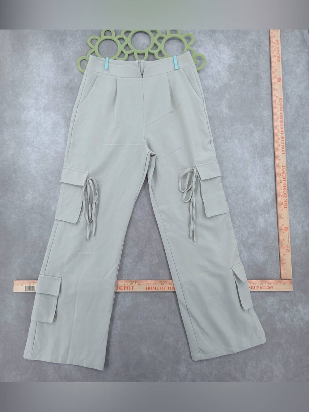Light beige Cargo Tie-Waist zip Wide Leg Pants women’s medium